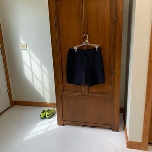 LL Bean lightweight poly shorts back velcro & zip pockets size 8  8 in inseam